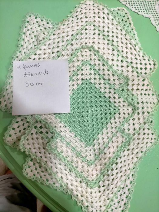Panos de crochê feitos à mão
