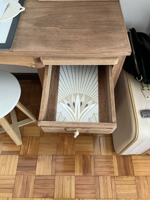 Secretaria em madeira renovada