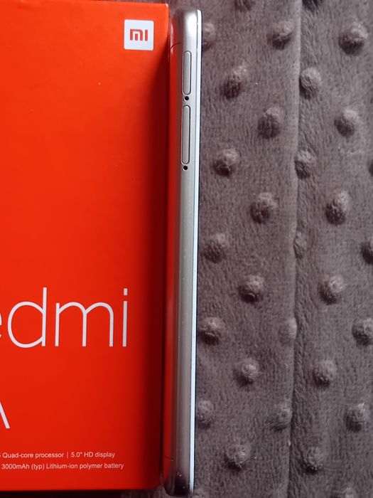 Редмі 5А донор в гарному стані, на запчястини не включаєтця.