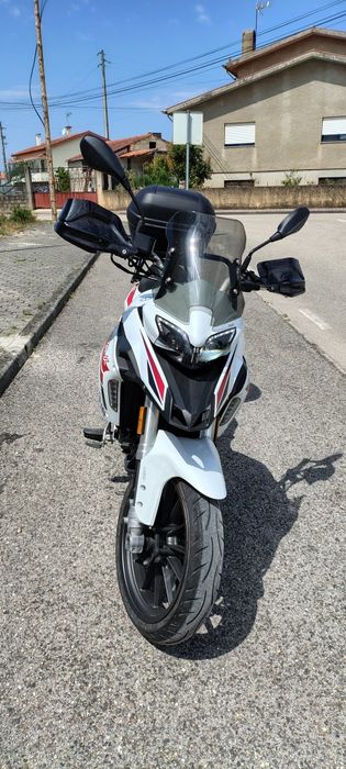 Benelli  Trk  251