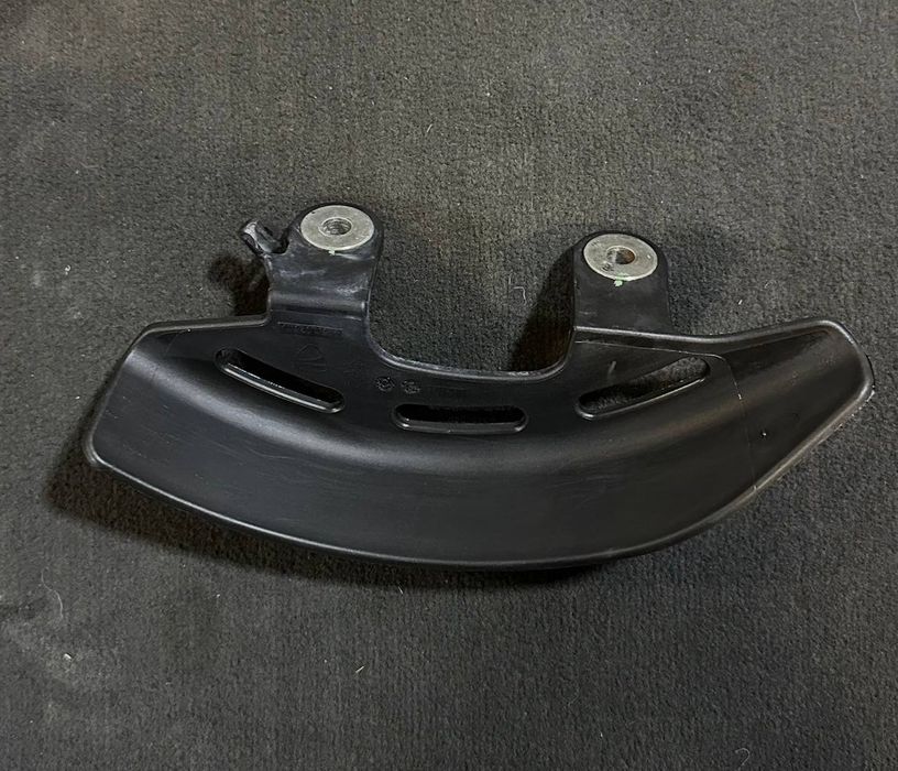 Захист ланцюга (chain guard) для мотоцикла Ducati Diavel.
