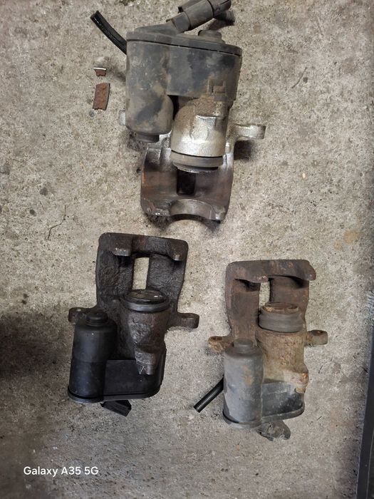 Zacisk hamulcowy VW Passat B6 B7 Passat CC  Nowy typ  12 frezowe