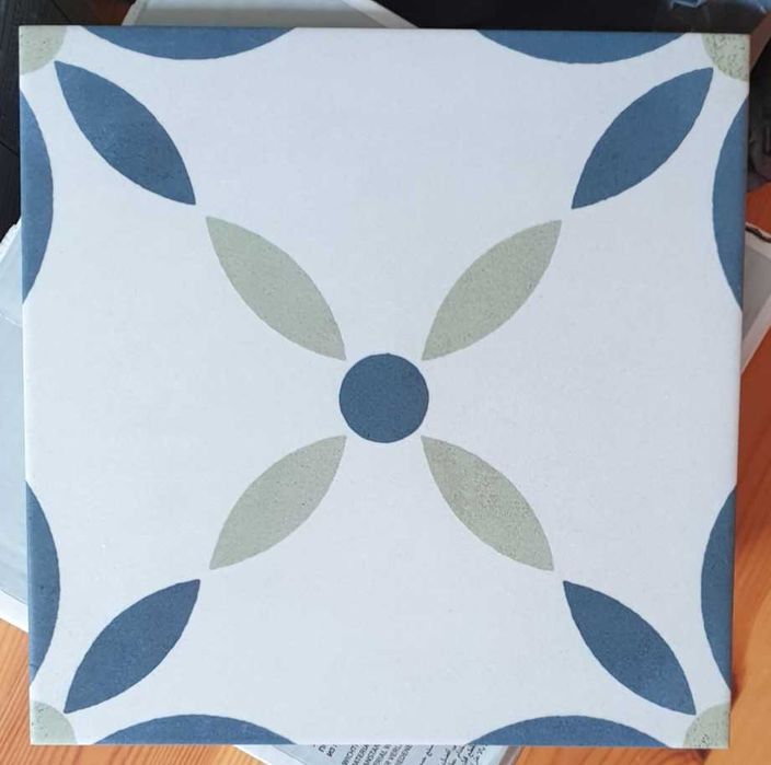 Płytka gresowa Havana White Flower 22,3x22,3