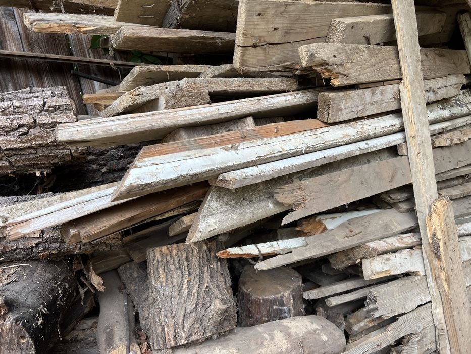 Дрова, дошки для опалення та інших потреб .