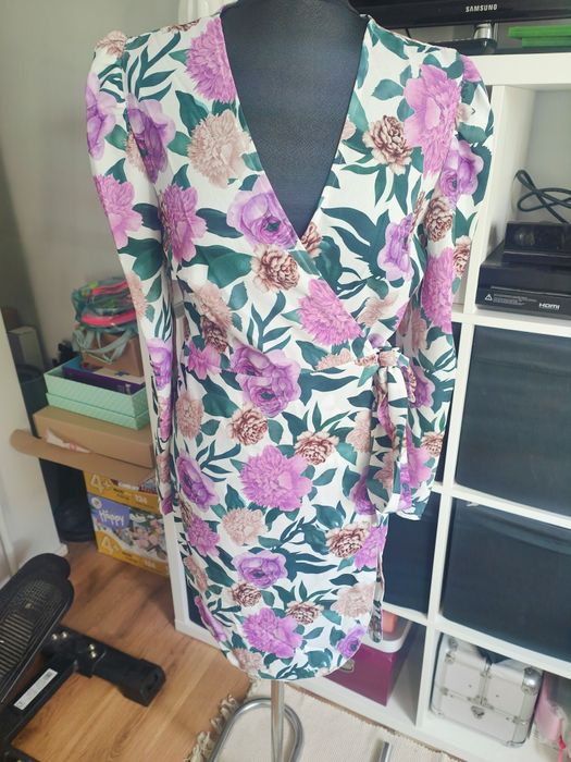 Sukienka kopertowa kwiaty