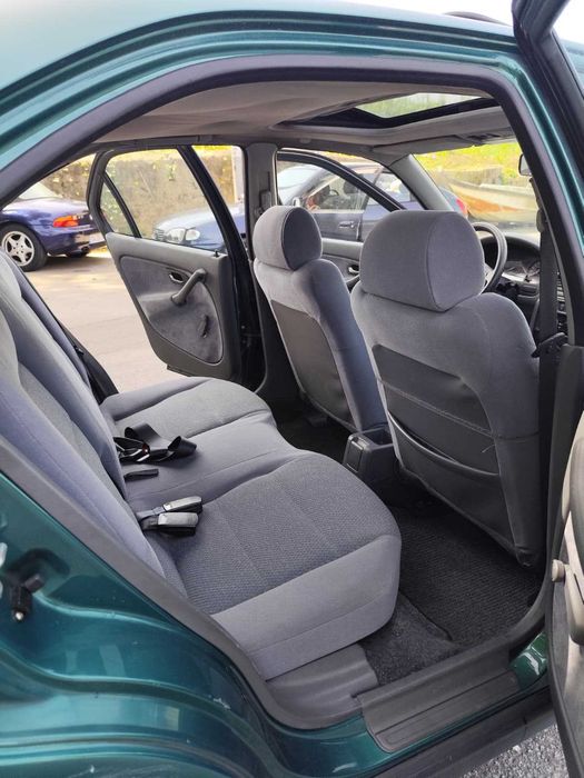Honda Civic 1.4i – APENAS 118.741 km