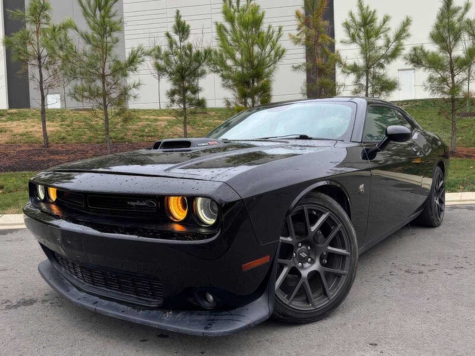 Dodge Challenger      2017