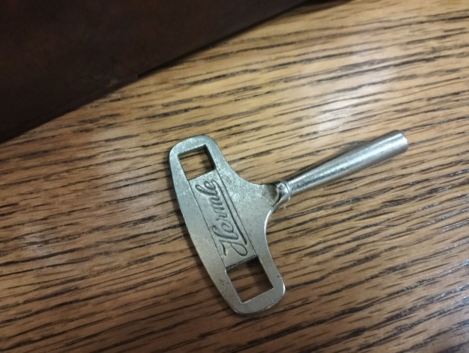 Bufetowy zegar art-deco A35