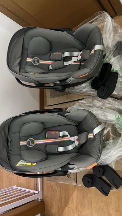Cybex 2 Cloud G i-Size Plus, 2 Redutores e 2 Adaptadores  - Com Garantia