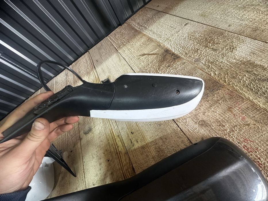 Зеркало бічне Skoda Superb 1 суперб шкода