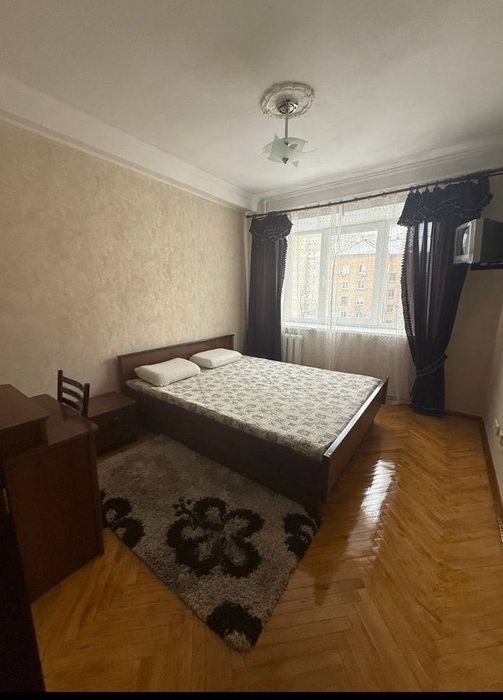 Сдаётся 3к  квартира 78 м., метро Лыбедская 3 минуты пешком