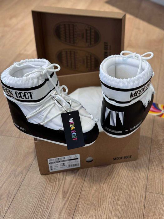 MOON BOOT ICON NYLON / Мунбутси Снігоходи Снегоходы Дутики білі чорні