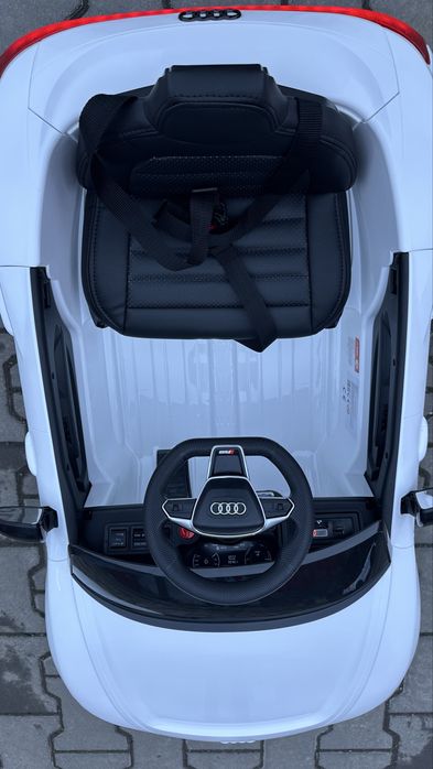 Дитячий електромобіль на акумуляторі Ауді Audi Etron GT ДЛЯ ДИТИНИ