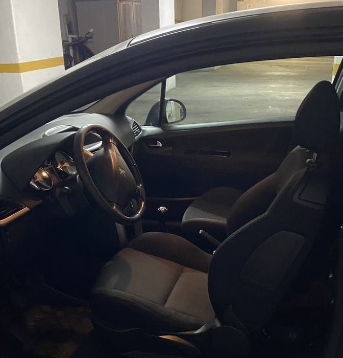 Peugeot 207 Comercial 1.6 HDI XA – 109 cv – 3 Portas