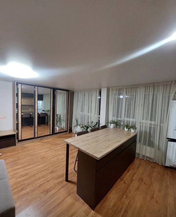 81м2 Продаж гарної 3 кім квартири Автономка