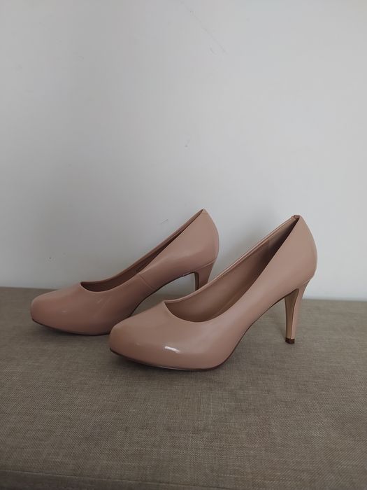 Buty damskie beżowe szpilki na 7,5 - 38