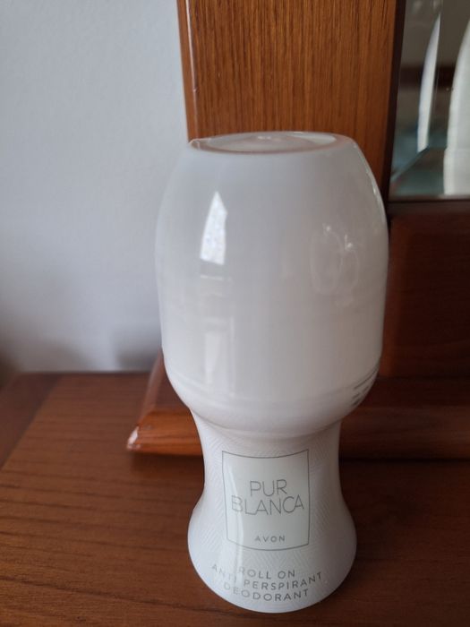 Desodorizante Antitranspirante Roll-On 50ml AVON Pur Blanca