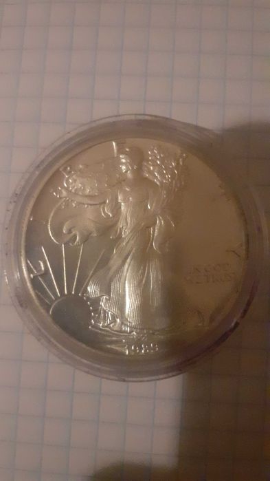 Один долар америка серебро. 1989год. 36.40грам. Сроч.продажа