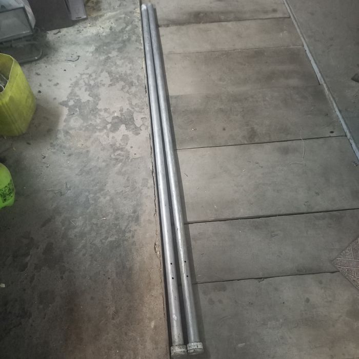 Алюмінієвиє трубки телескоп. Скоріше за все з палатки .