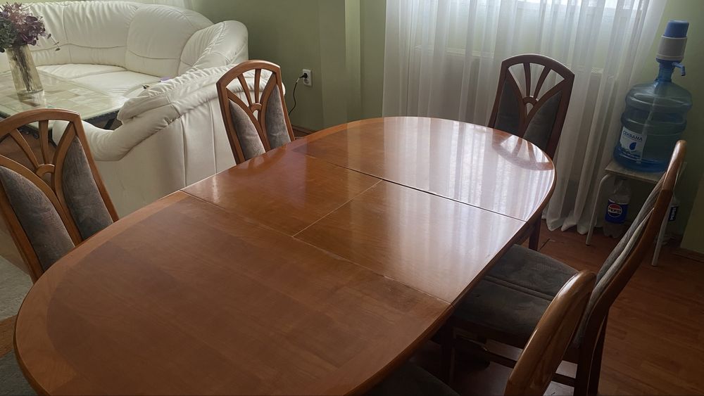 Стіл на кухню з стільцями.(розкладний)