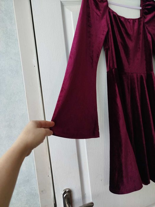 Продам сукні для дівчини, святкові