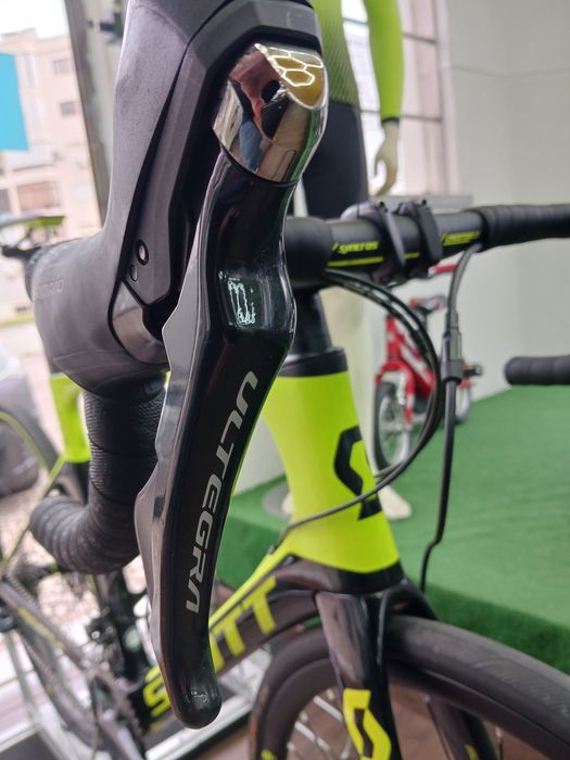 Bicicleta Scott Foil 20 com Full Ultegra  de 11V