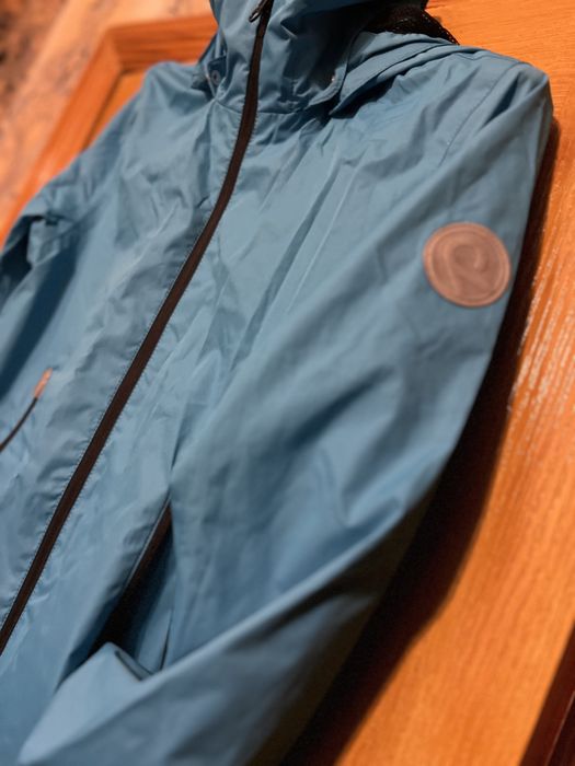 Курточка (ветровка