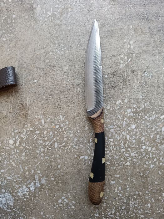 Nóż ręcznie robiony z pilnika