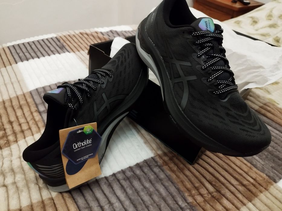 Sapatilhas Asics edição limitada "Solana"