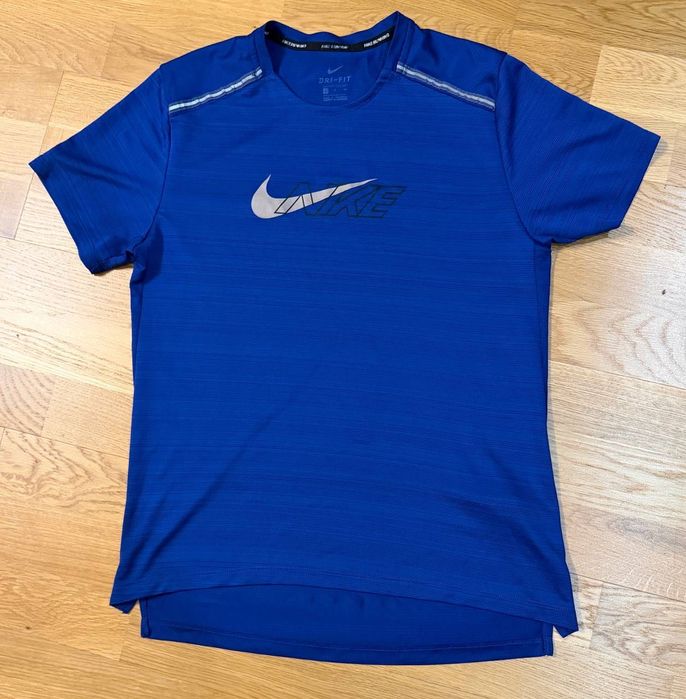 Чоловіча синя бігова футболка Nike Dri-FIT Miler розмір S