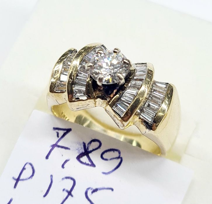 Продам золотые кольца с бриллиантами