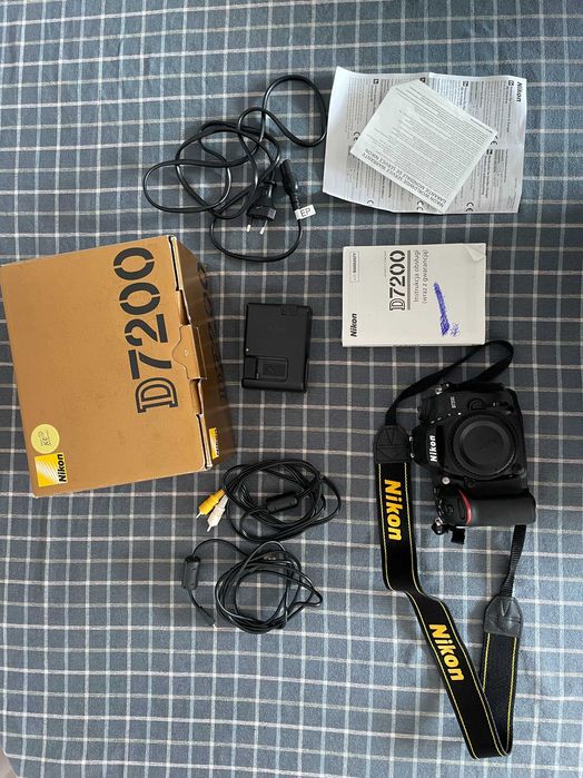 Nikon D7200 + Sigma A 18-35 mm F1.8 DC HSM/Nikon | 9,8 tys. zdjęć | + torba + 2 karty