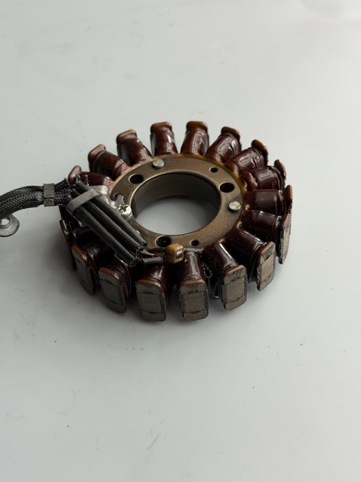 Stator Stojan Alternator Iskrownik SUZUKI DR125 Gn