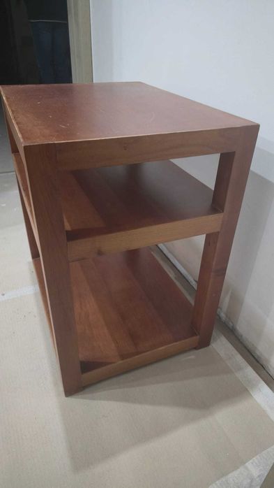Mesa de Apoio em madeira muito resistente