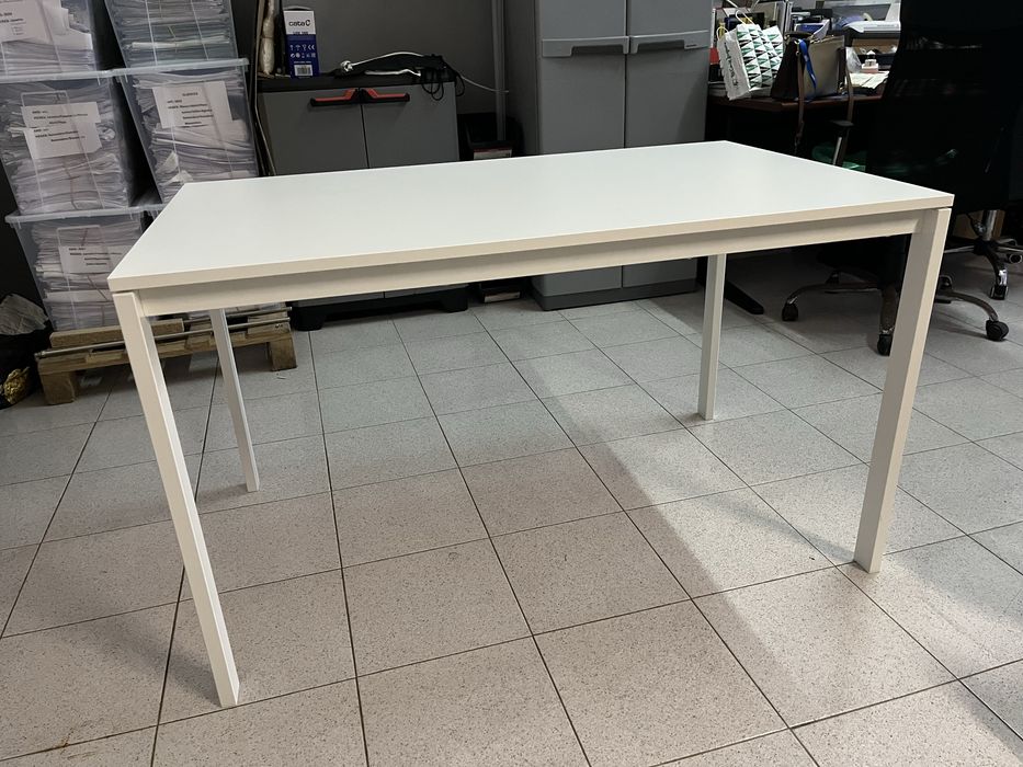 Mesa branca tipo secretaria