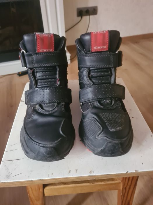 Продам мотоботы Icon