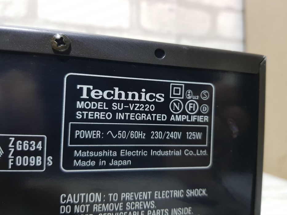 Стерео підсилювач/усилитель  Technics SU-VZ220 2×65Вт б/у з Німеччини