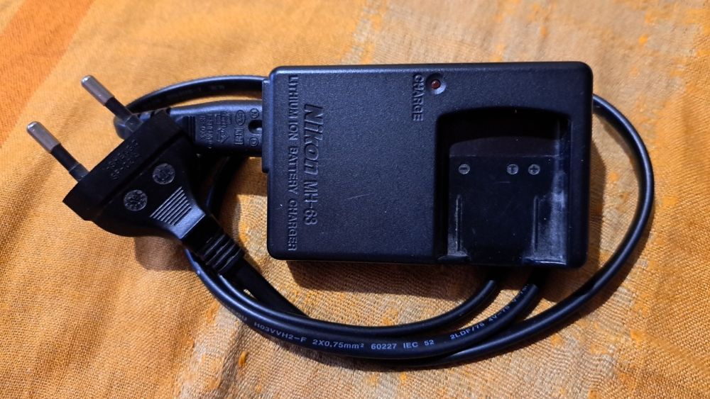 Зарядний пристрій Nikon оригінал