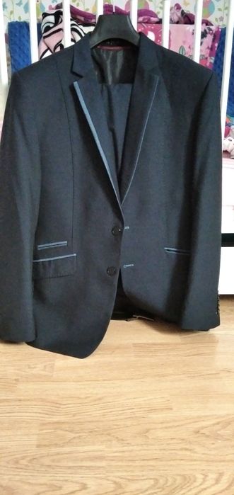Sprzedam męski garnitur