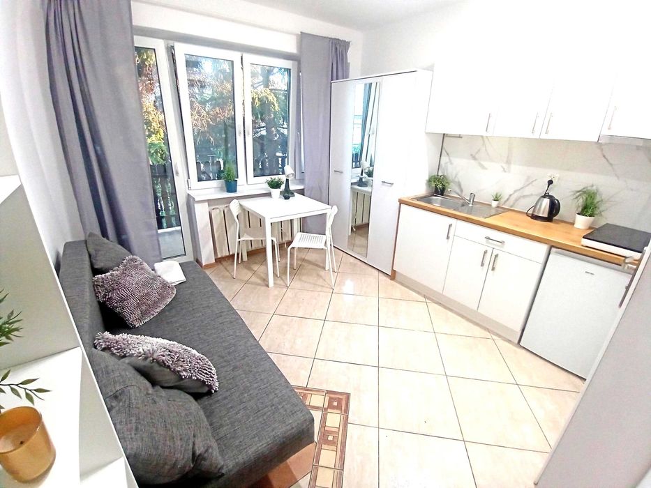 [PL, RUS, ENG] Kawalerka z balkonem. Warszawa–Marki. Квартира. Flat.