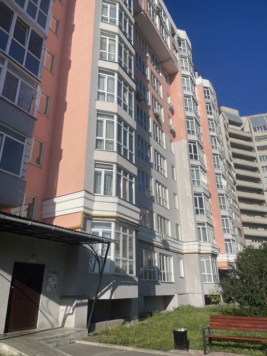 Продаж дворівневої квартири