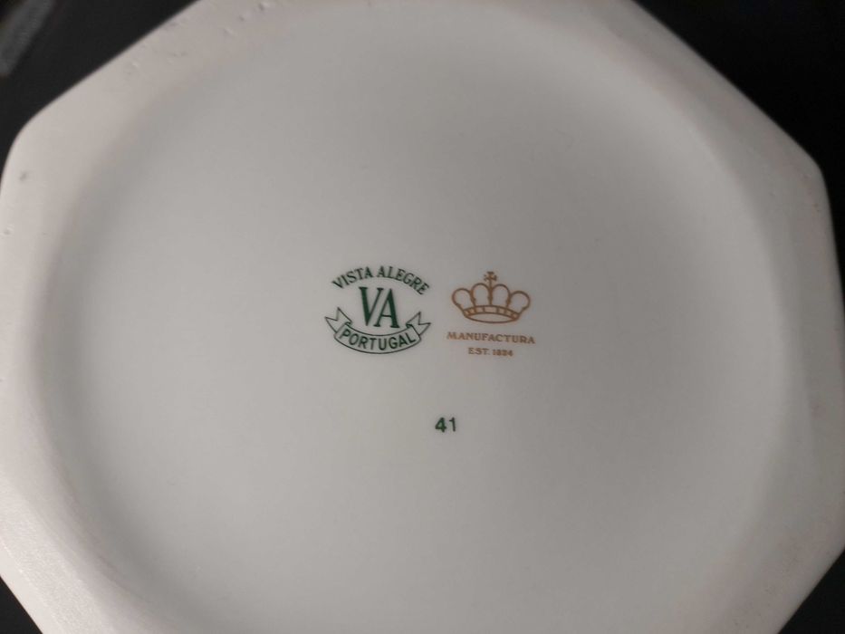 Vista Alegre Samatra-- pote cremeira, caixa Diogo, concha