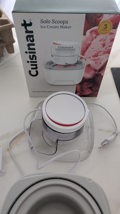 Máquina Gelados Cuisinart Soloscoop - Como nova