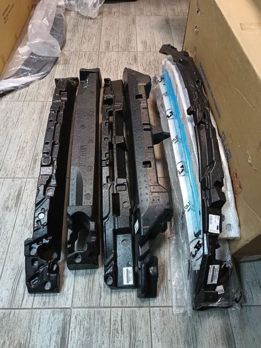 Усилитель бампера Camry 70 Lexus ES NX RX RAV 4 Venza