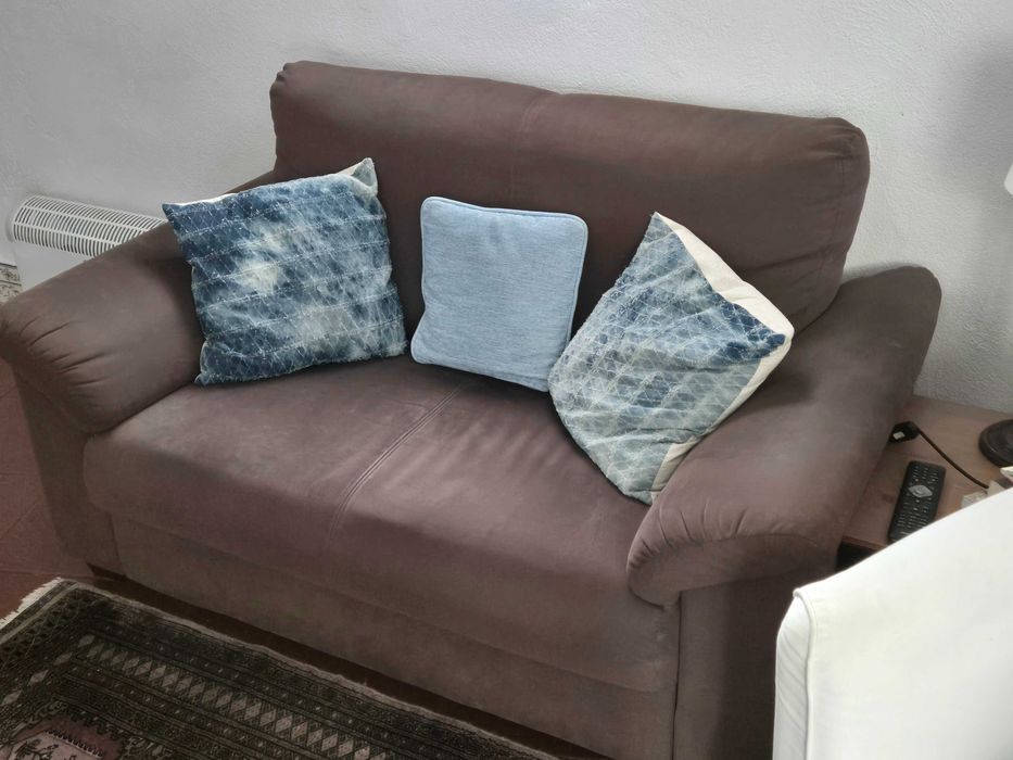 Sofá de 2 lugares (tecido "soft touch")