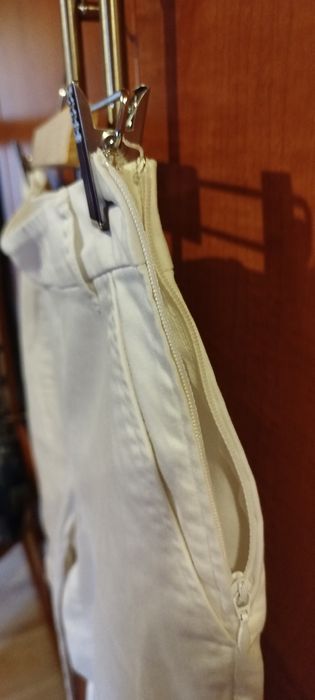 Białe spodenki Orsay Długość 56 cm Szerokość w pasie 42 cm Rozmiar M