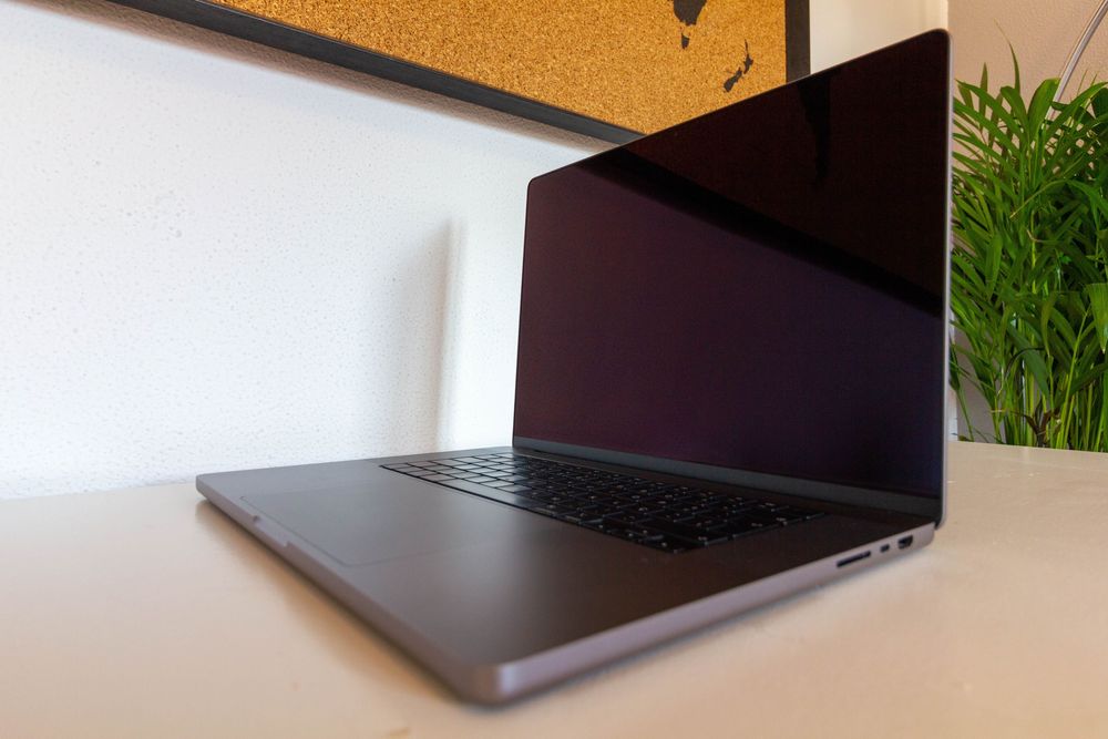 MacBook Pro M1 PRO 16'' 16 GB 1 TB SSD