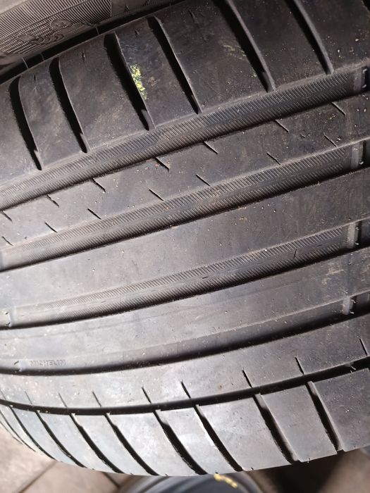 Opony 255/40 r21 Pirelli