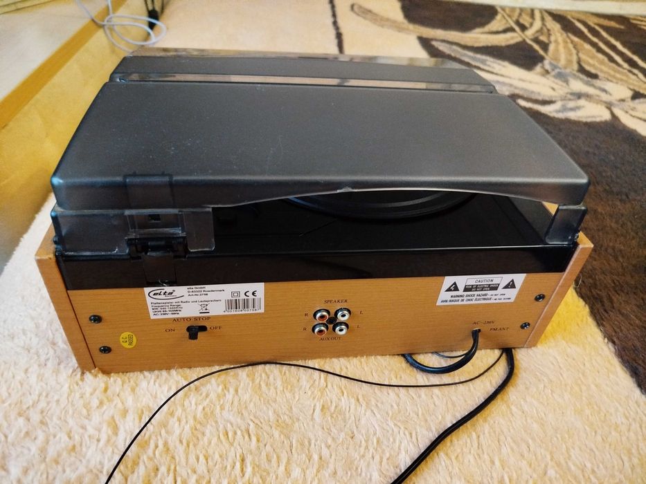 Програвач вінілових платівок Elta Німетчена