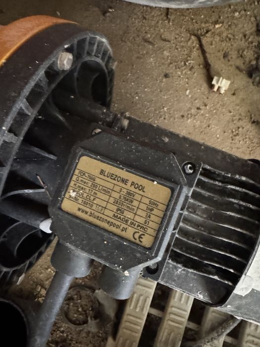 Duas Bombas de piscina 1cv